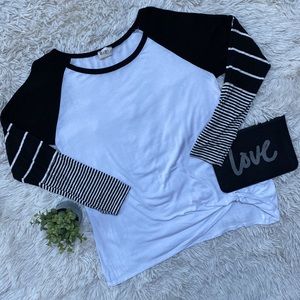 BiBi Twist Front Top 💗 White & Black
